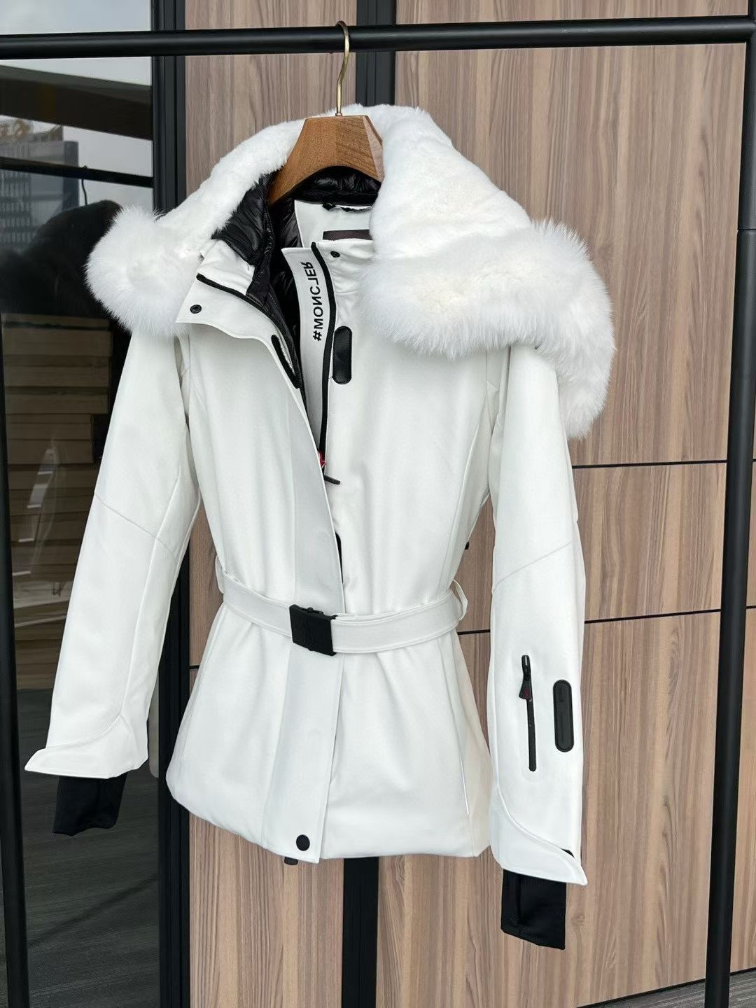 Áo Khoác Trượt Tuyết