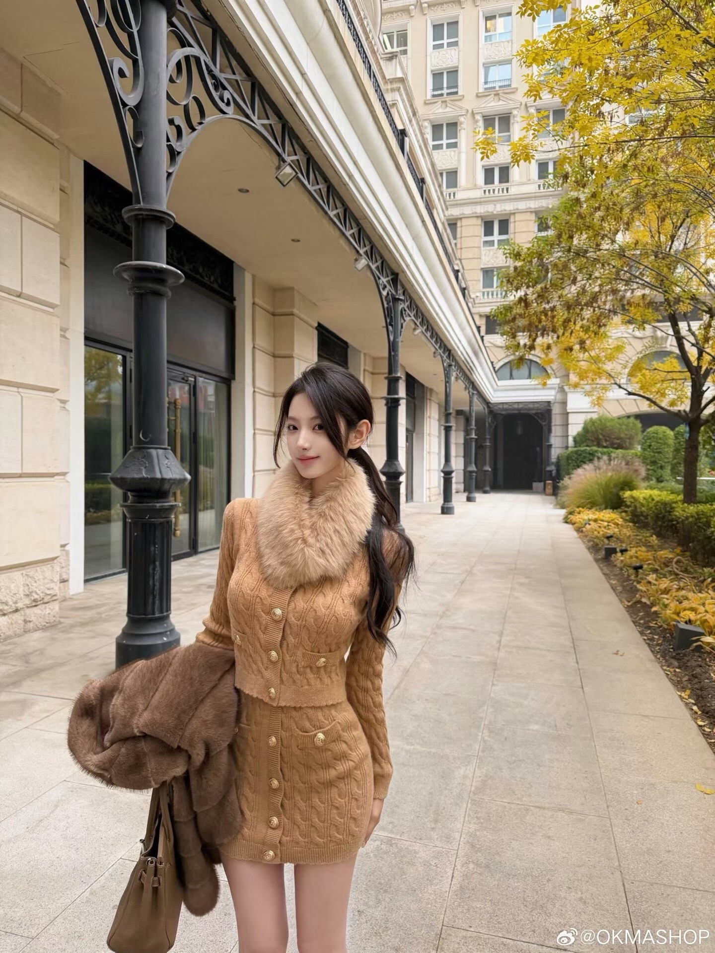 Set Áo + Chân Váy kèm khăn lông